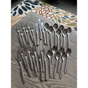 31 Piece Hampton Forge Signature Stainless HF Silverware 743 Flatware Set